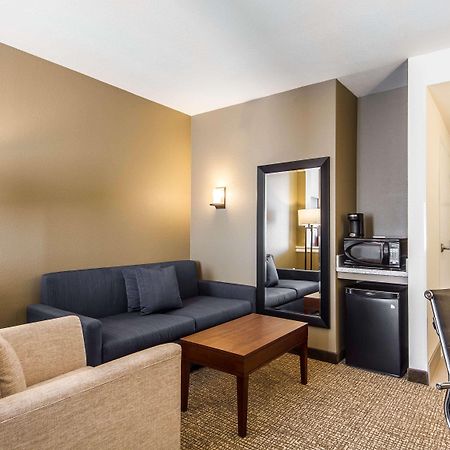 Comfort Suites Woodland - Sacramento Airport Екстер'єр фото