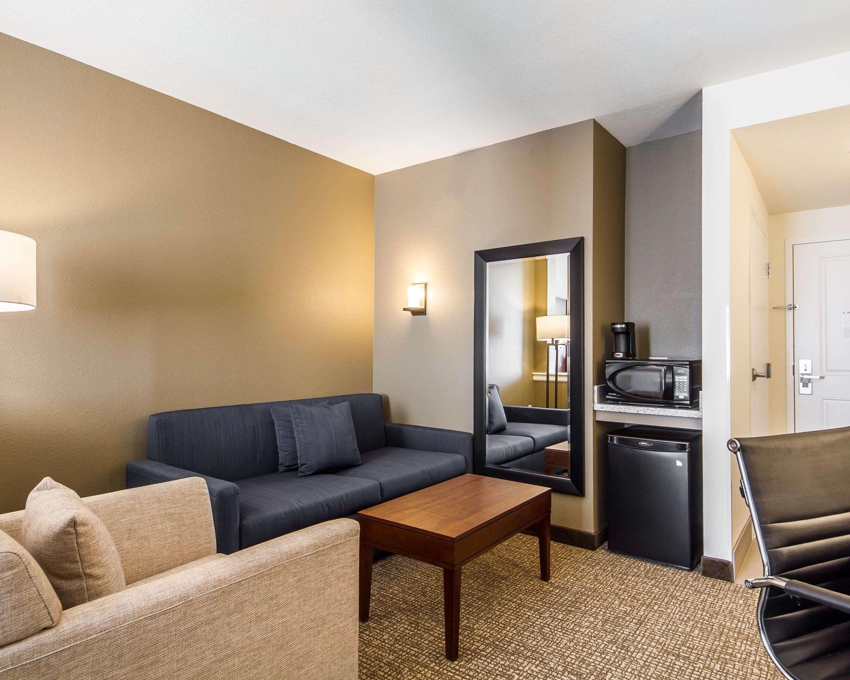 Comfort Suites Woodland - Sacramento Airport Екстер'єр фото
