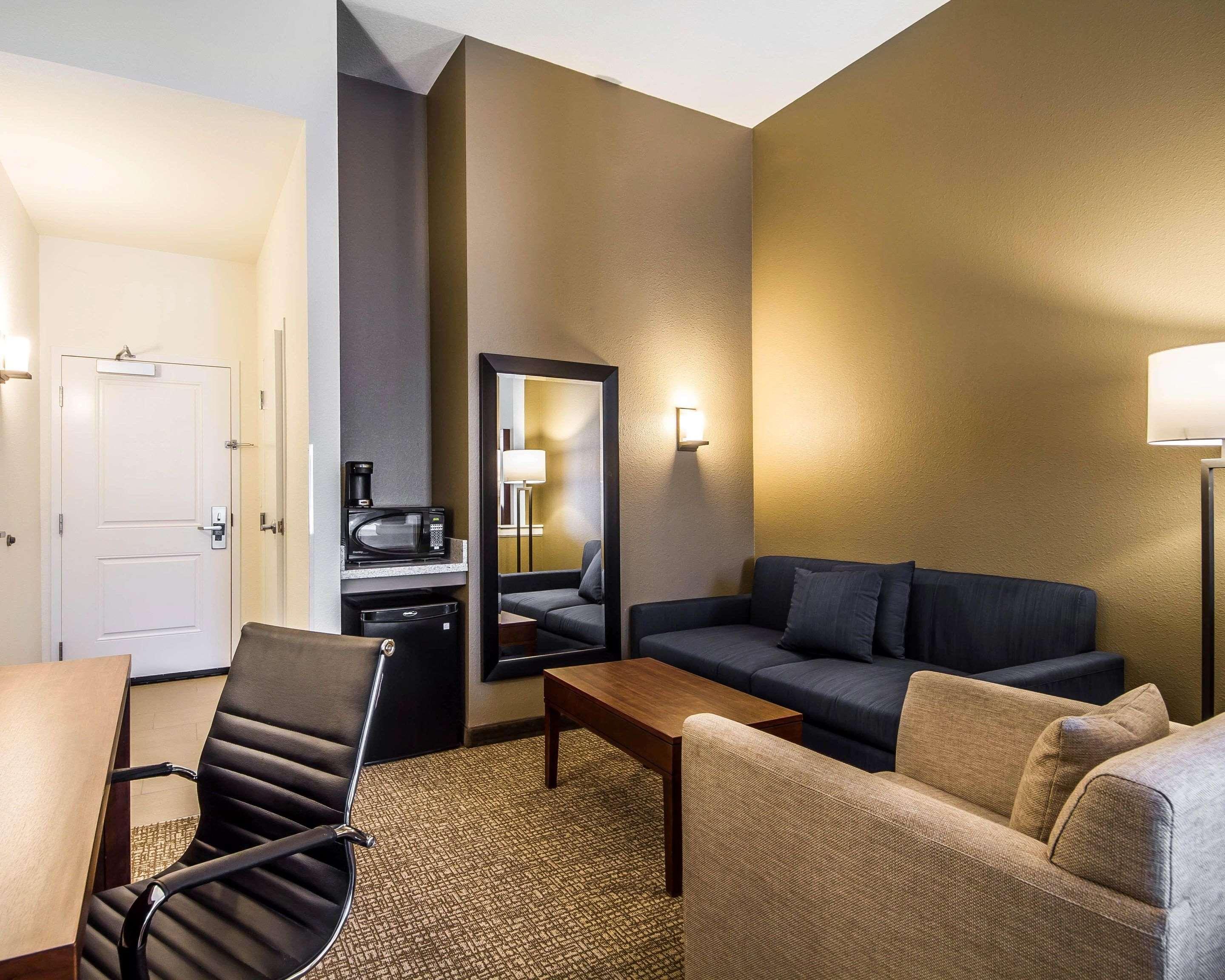 Comfort Suites Woodland - Sacramento Airport Екстер'єр фото